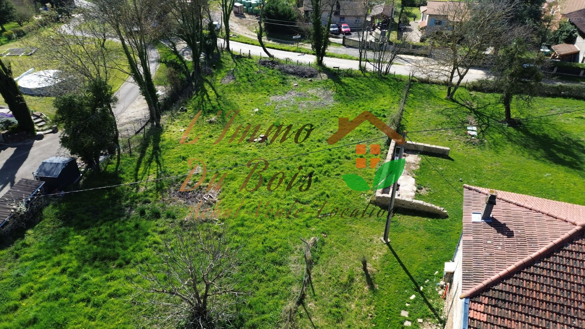 Terrain constructible de 1035m2 non viabilisé