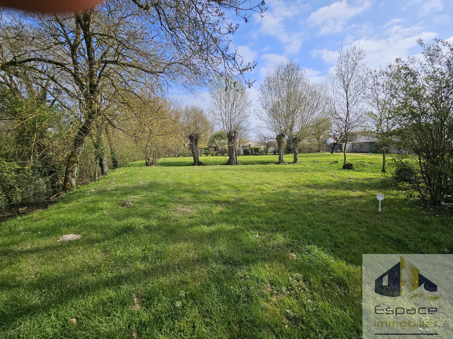 Terrain constructible viabilisé à Saint Christophe