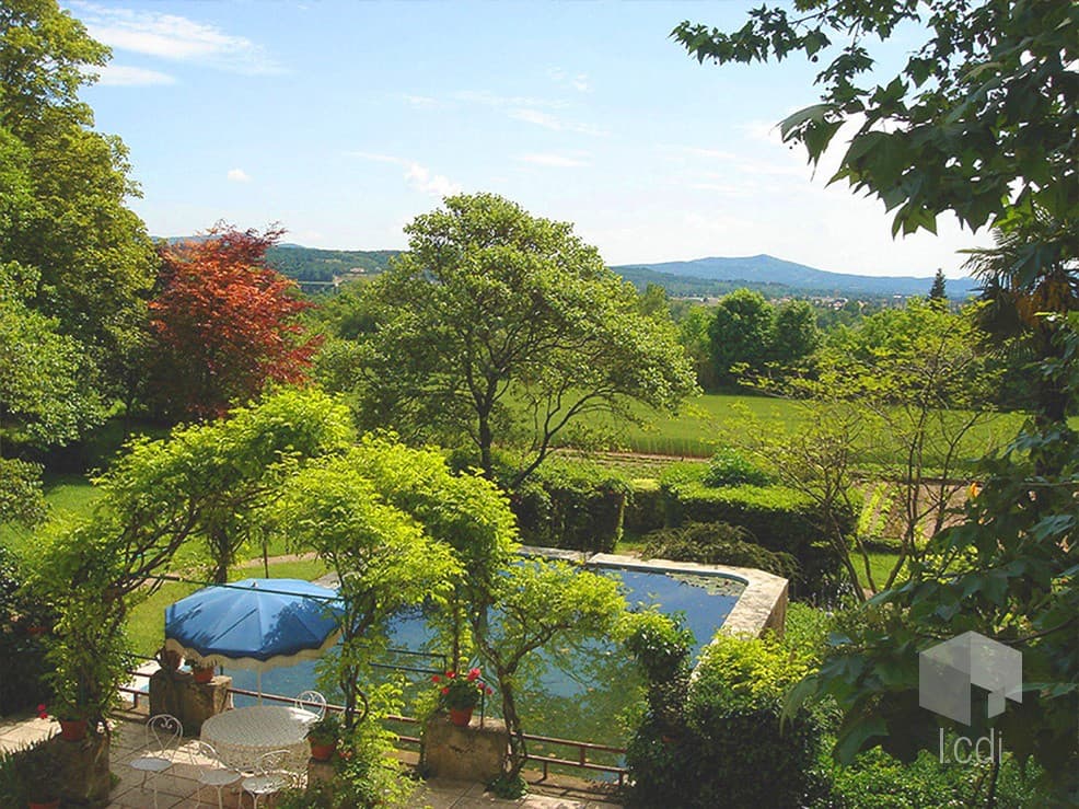 MONTELIMAR, maison 500 m2 avec dépendances