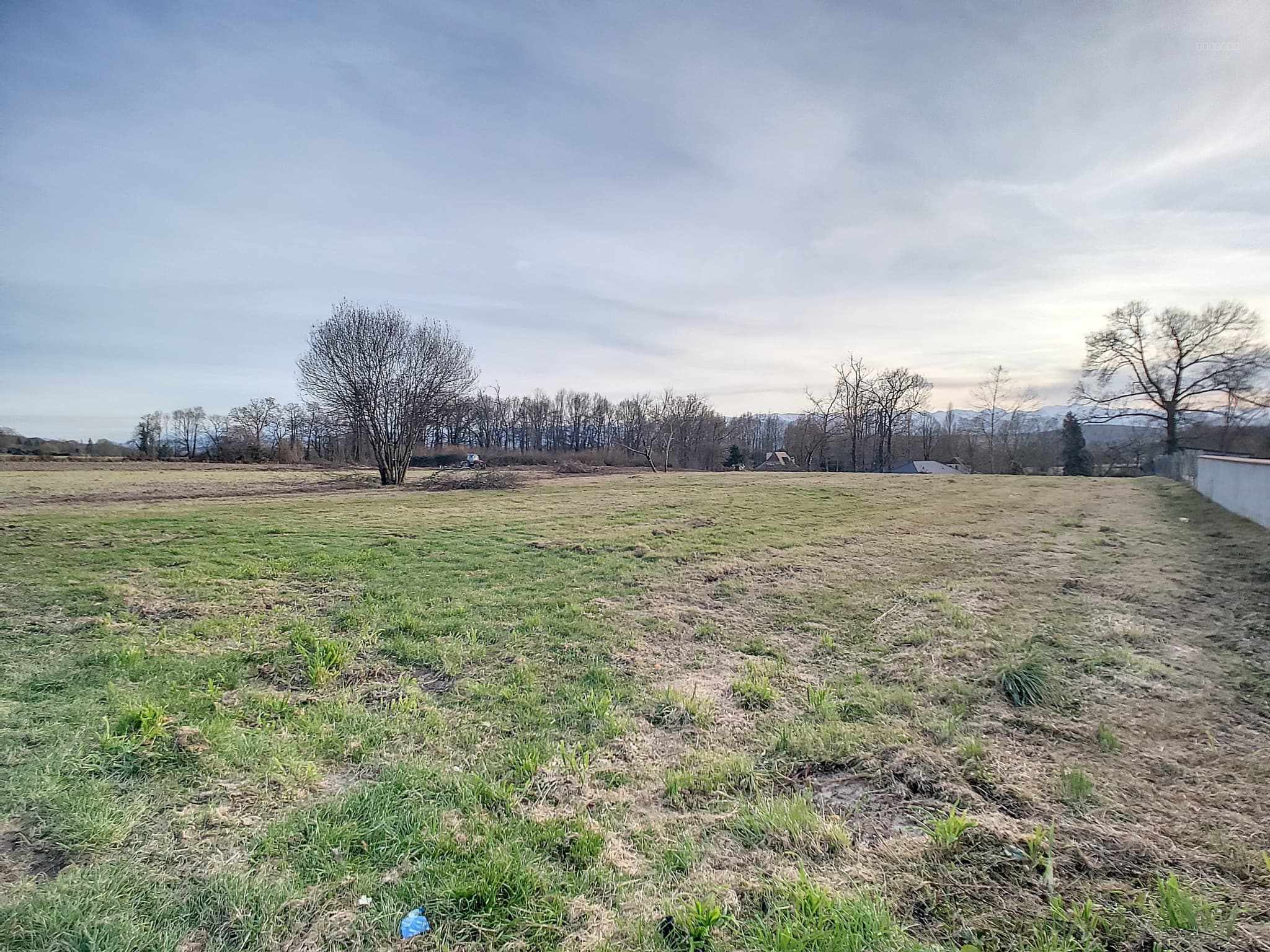 Terrain constructible viabilisé vue Pyrénées à Soumoulou