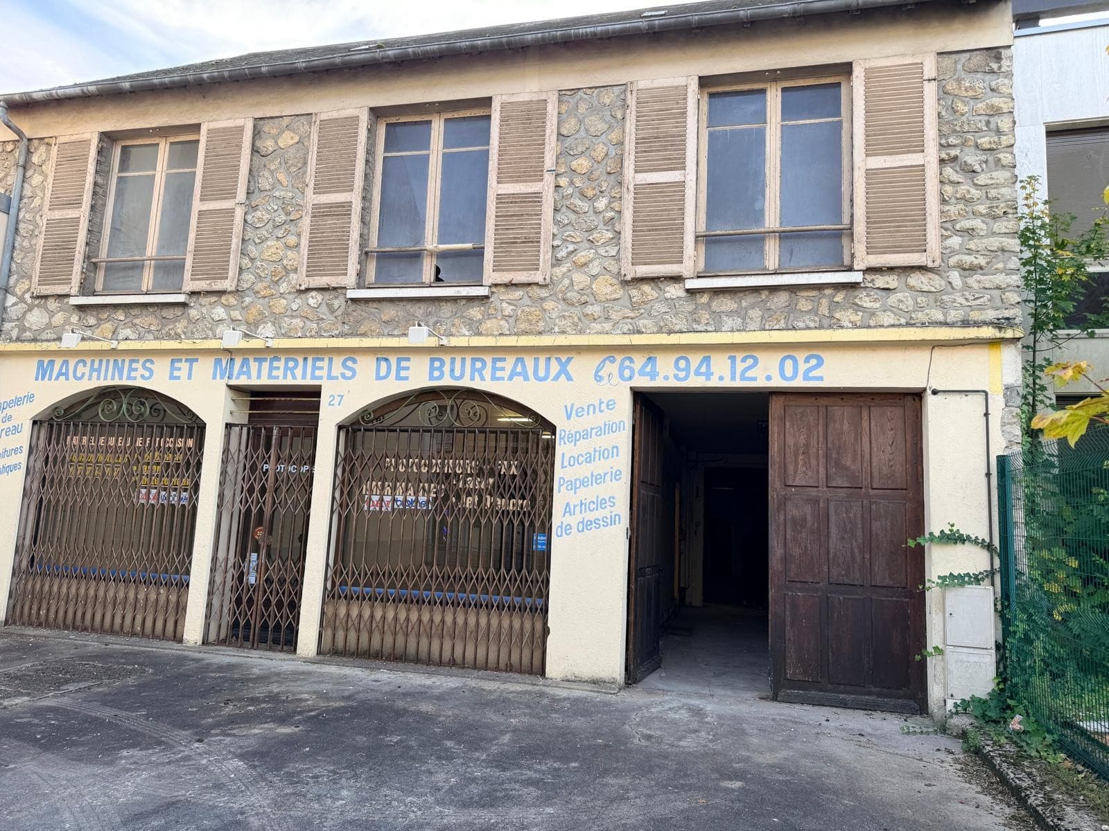 A LOUER - Espace de stockage de 50 m2 - Plain-pied