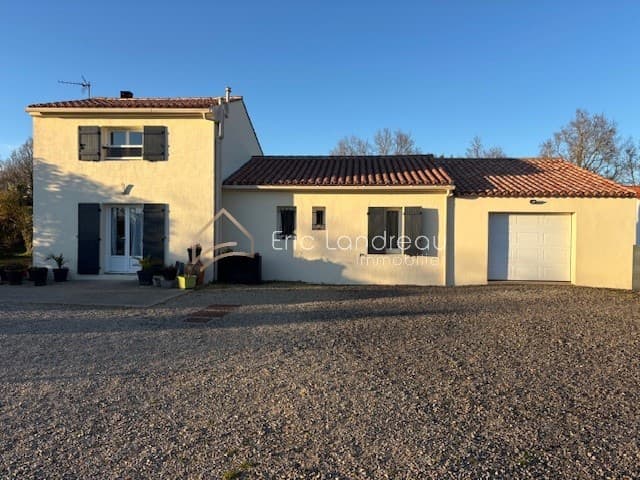 Maison 5 pièces avec un grand terrain