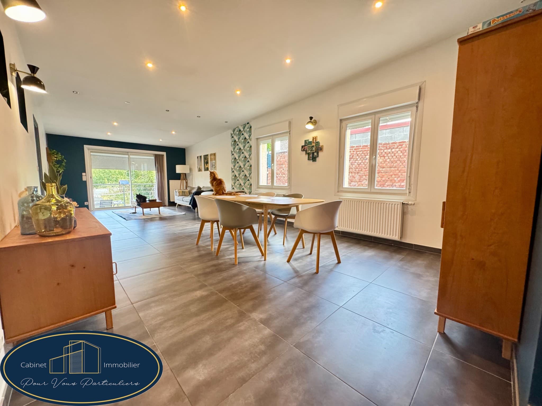 Maison semi individuelle semi plain pied