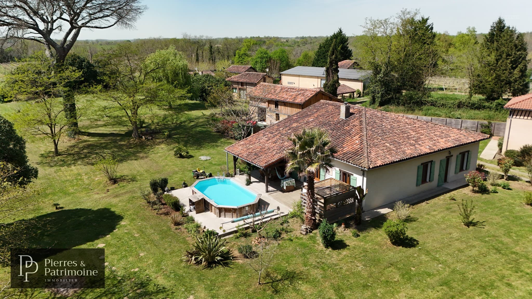 Propriété de charme au coeur du Gers