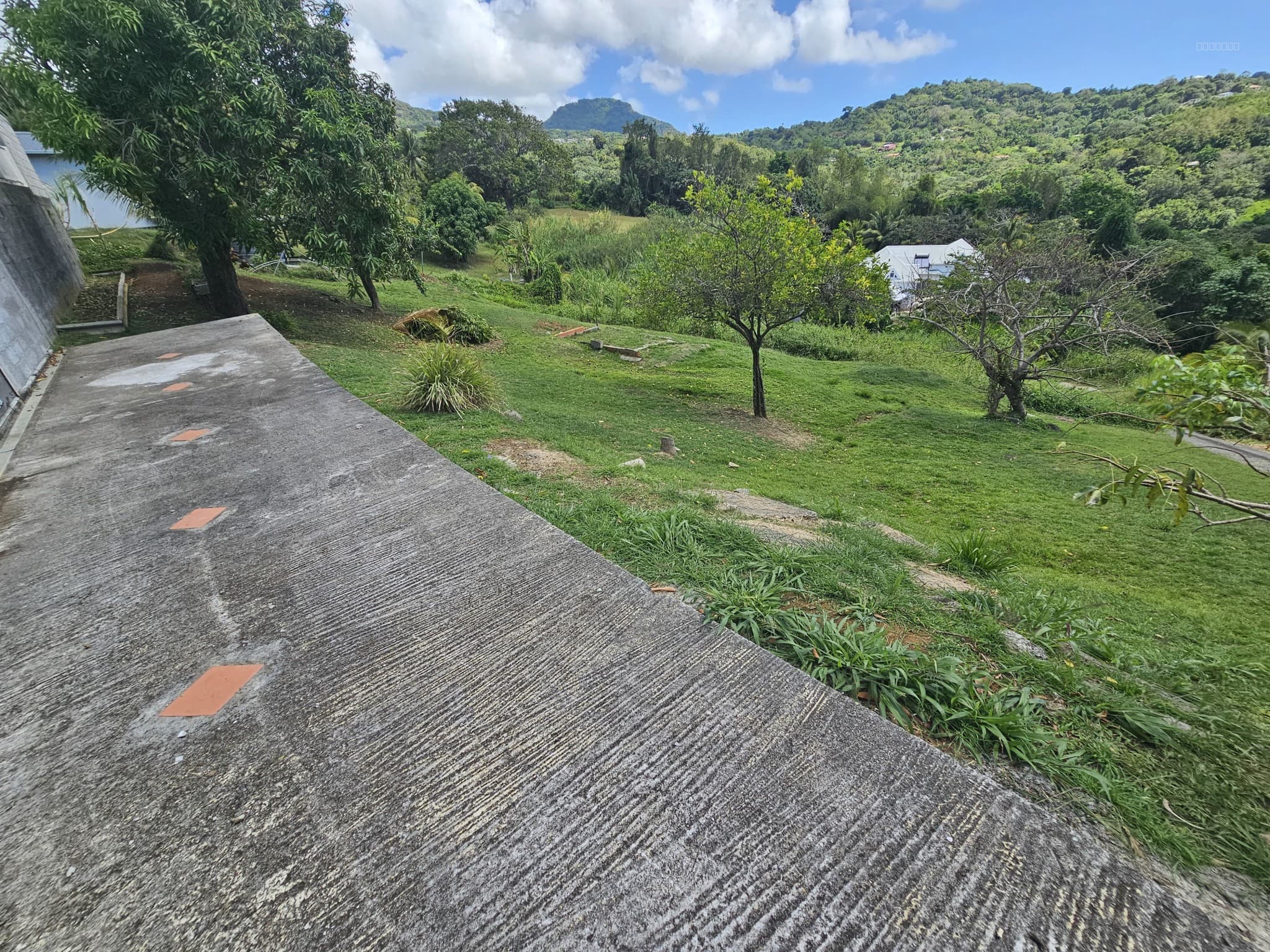 Terrain de 786m2 à acheter 96000 € à Rivière-Pilote