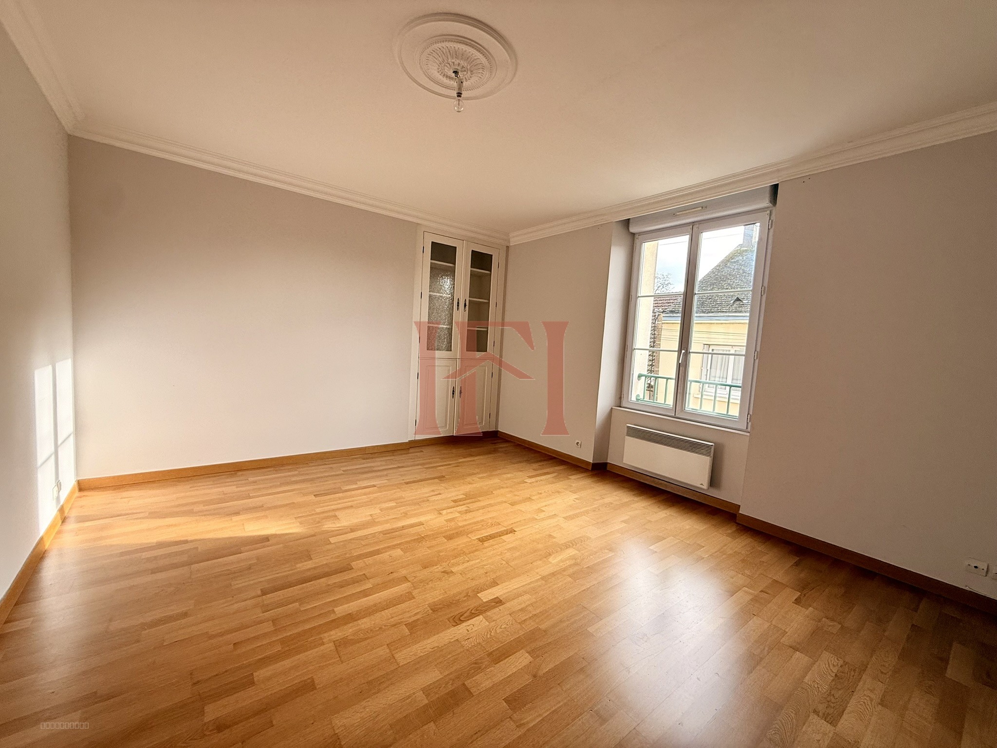 Appartement à vendre à Chateaudun, 973 m², 4 pièces – photo 2 sur 10