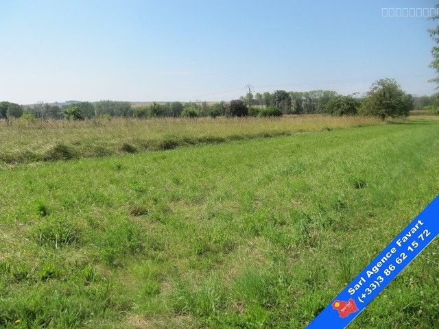 Terrain à vendre à Cezy, 2 156 m² – photo 1 sur 2