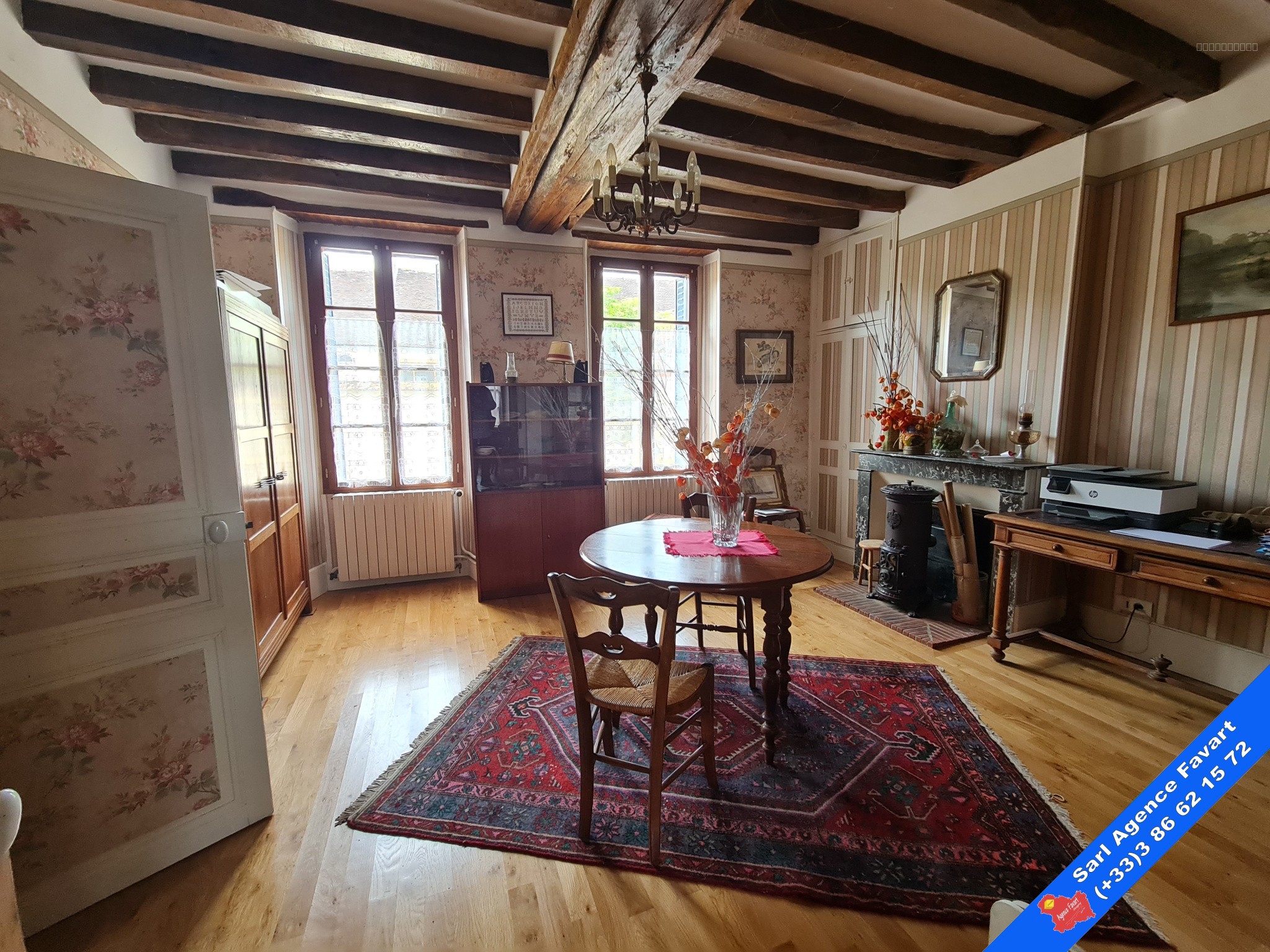 Belle maison familiale avec jardin paysagé et piscine — photo 5