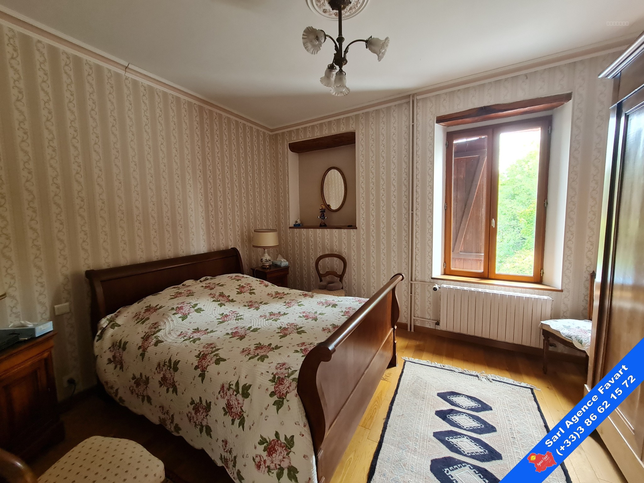 Belle maison familiale avec jardin paysagé et piscine — photo 9