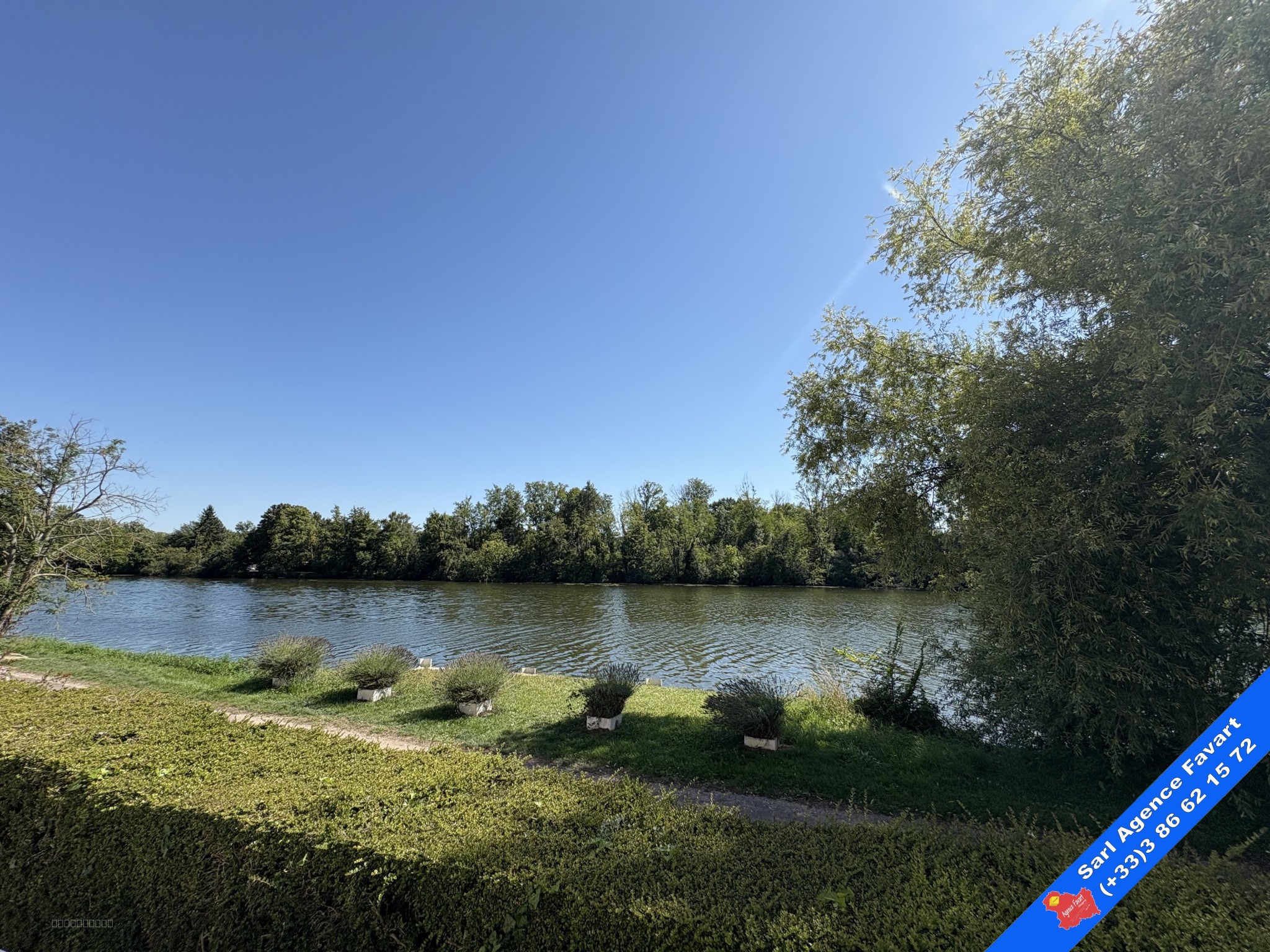 Immeuble à vendre à Laroche st cydroine, 122,21 m², 6 pièces – photo 2 sur 15