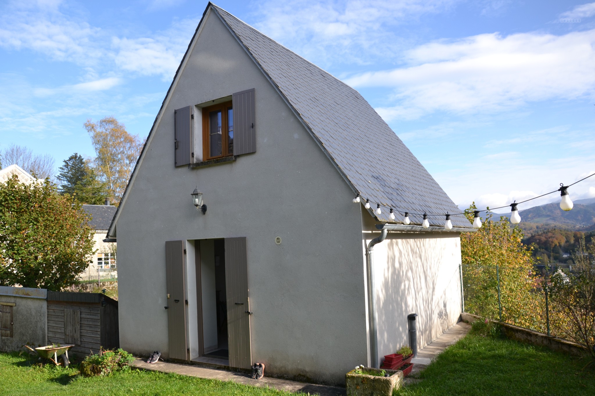 Maison à vendre à St sauves d auvergne, 62 m², 8 pièces – photo 1 sur 20