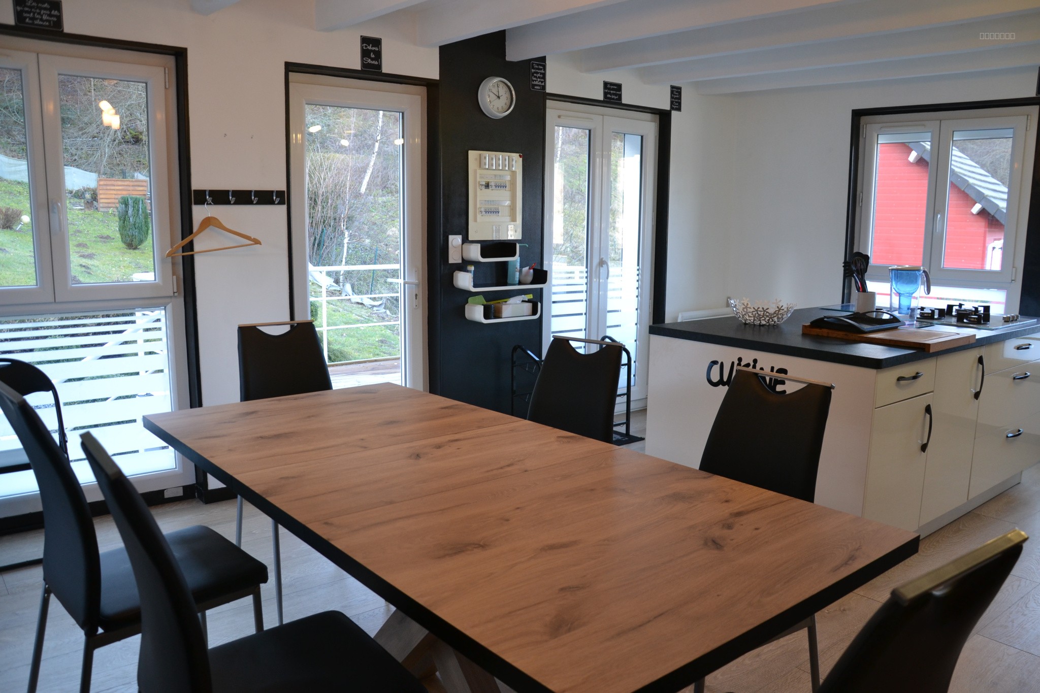 Belle maison rénovée de 136 m2 au calme et divisée en 3 appartements — photo 1