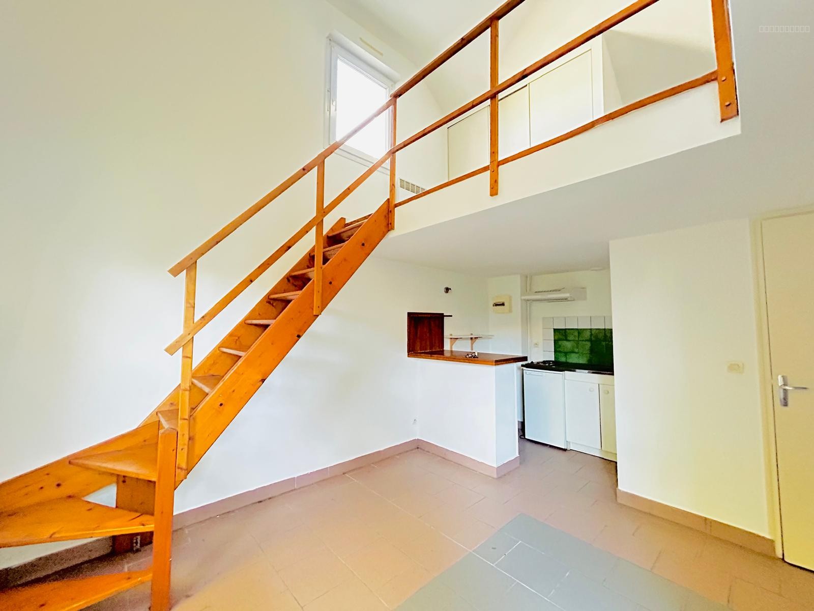 Maison à vendre à St jean de la ruelle, 29 m², 2 pièces – photo 1 sur 8