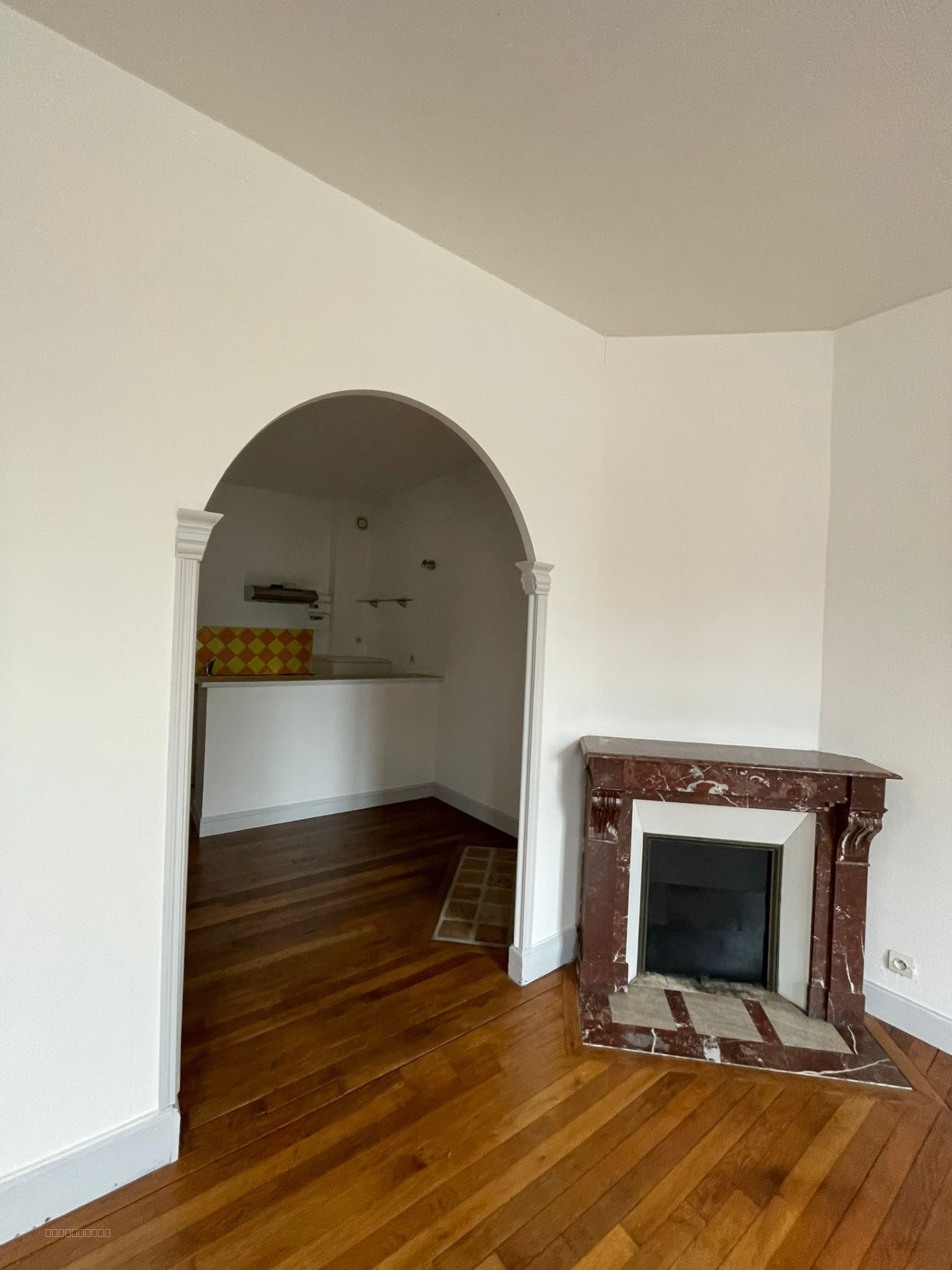 Studio à vendre à St jean de la ruelle, 28 m², 1 pièce – photo 2 sur 4