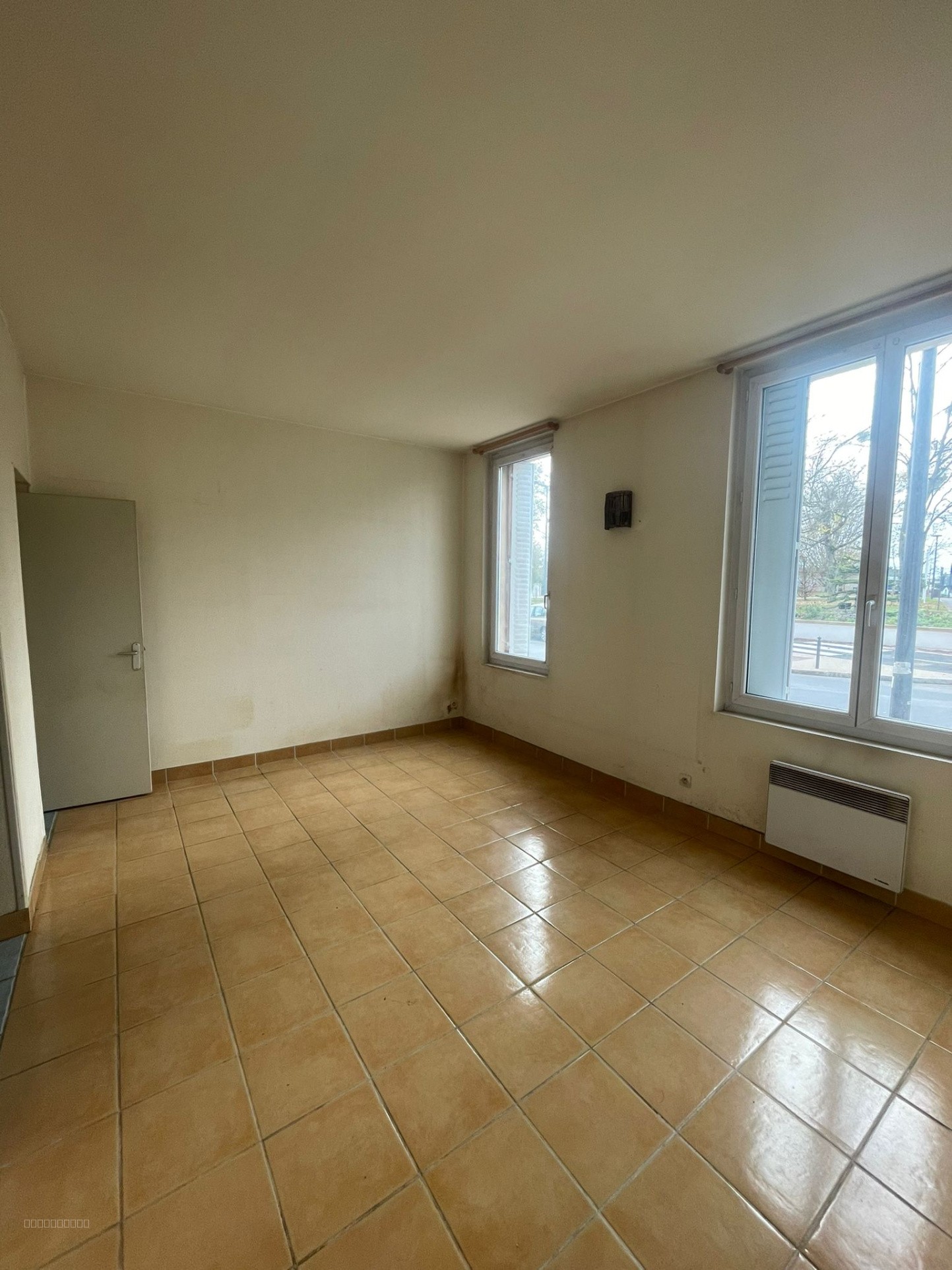 Studio à vendre à St jean de la ruelle, 27 m², 1 pièce – photo 2 sur 3
