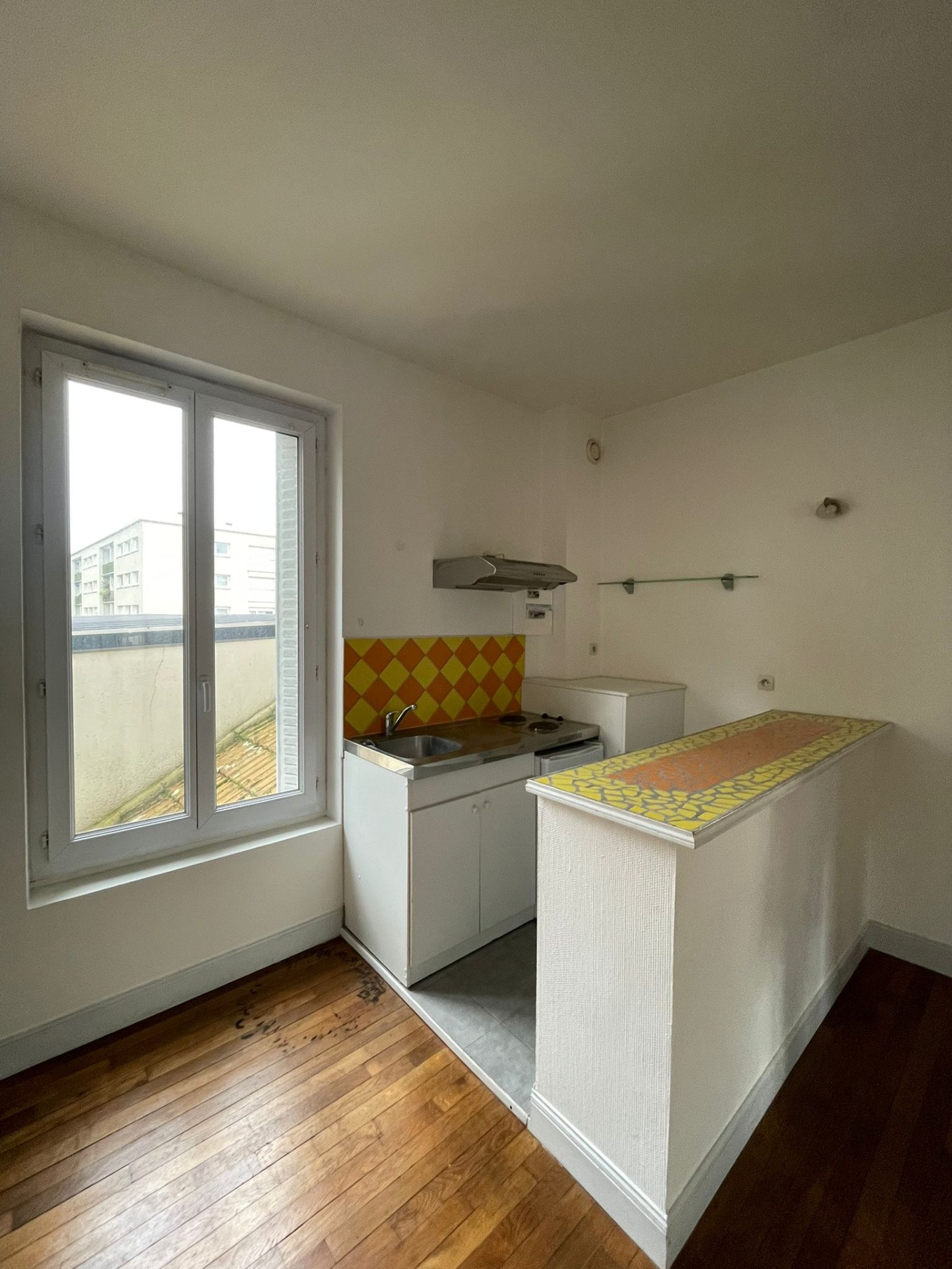 Studio à vendre à St jean de la ruelle, 28 m², 1 pièce – photo 3 sur 4
