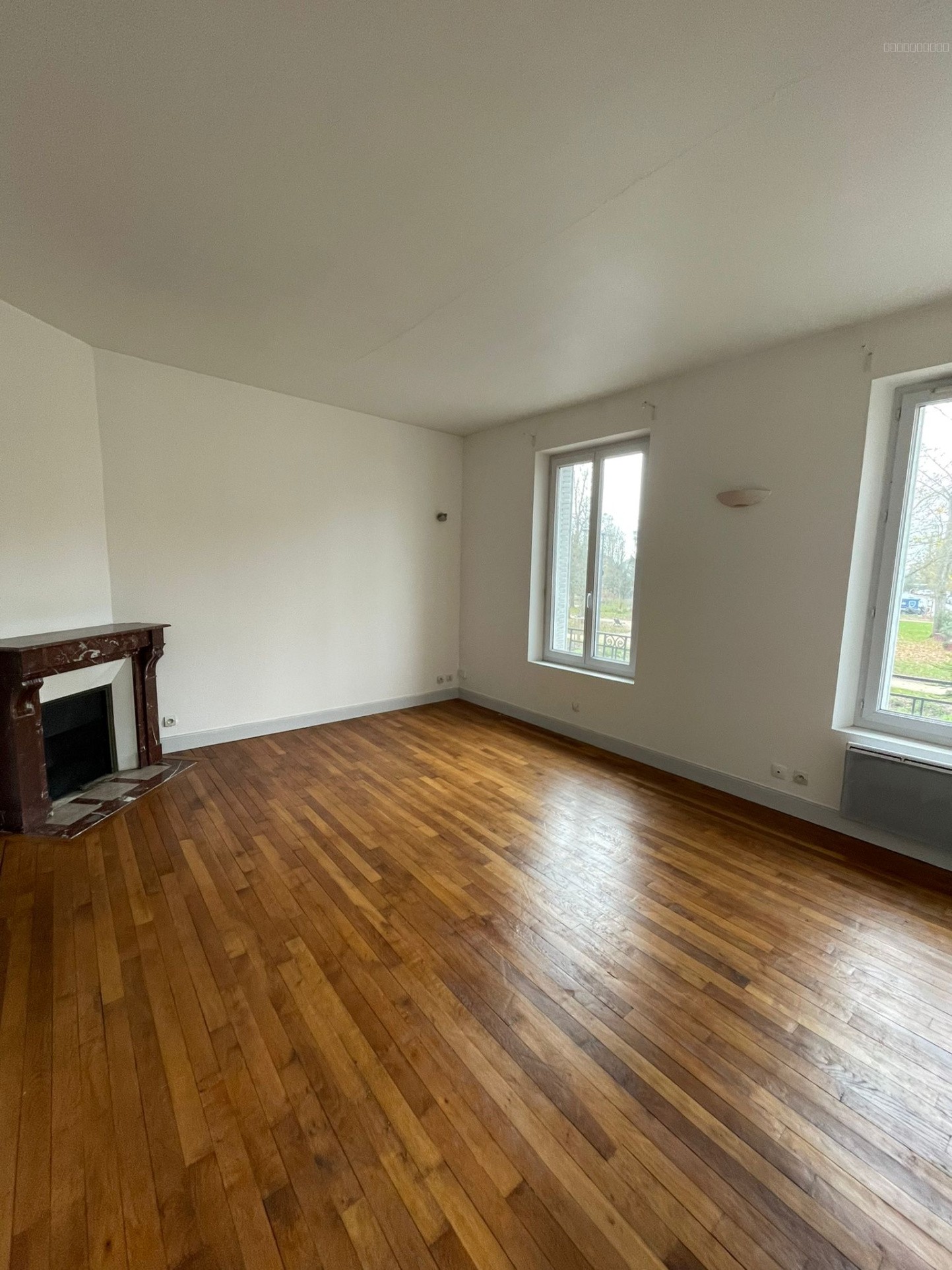 Studio à vendre à St jean de la ruelle, 28 m², 1 pièce – photo 1 sur 4