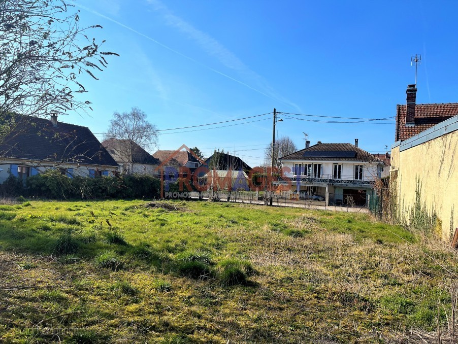Bien immobilier à vendre à Savieres, 750 m² – photo 2 sur 2