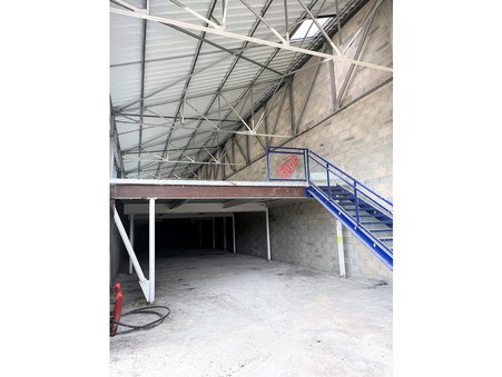 Local commercial à vendre à St parres aux tertres, 356 m² – photo 1 sur 2