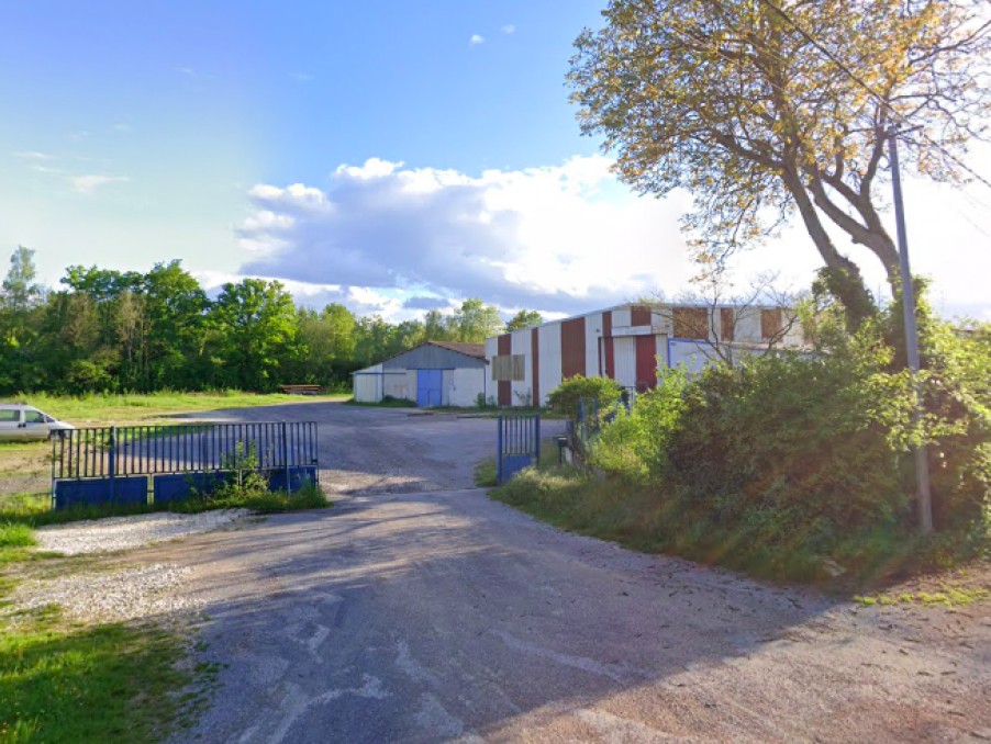 Entrepôt à vendre à Barbuise, 2 120 m² – photo 1 sur 1