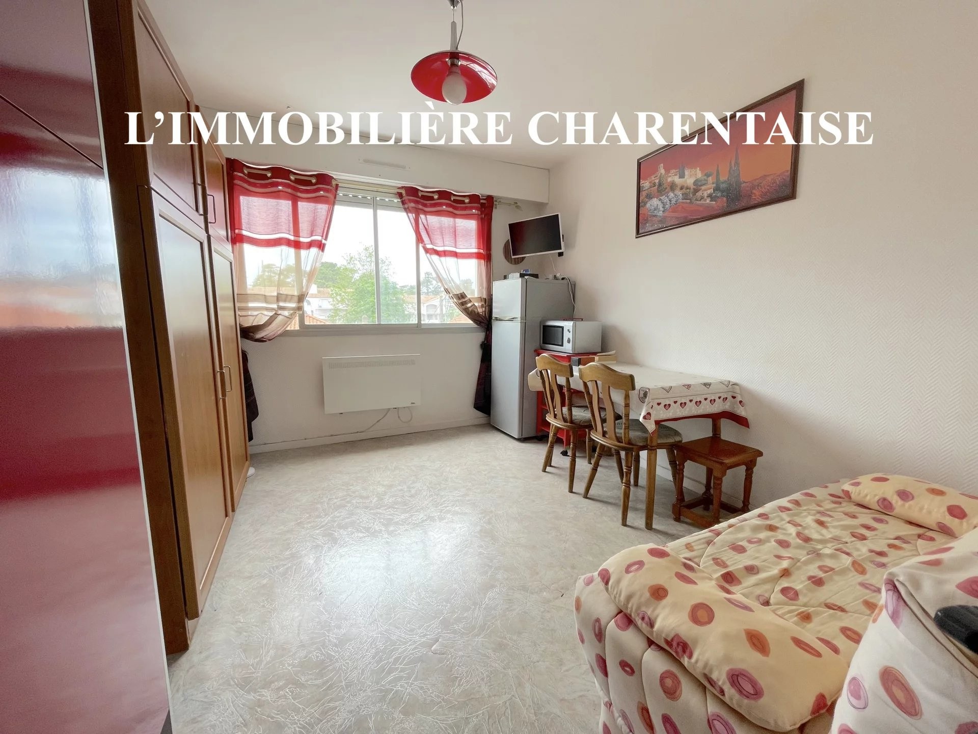 Appartement à vendre à St palais sur mer, 335 m², 1 pièce – photo 1 sur 8