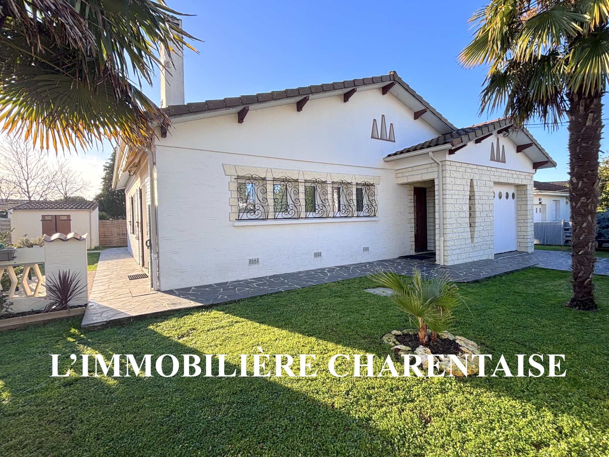 Maison à vendre à Saujon, 450 m², 3 pièces – photo 1 sur 12