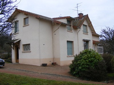 Maison à vendre à Chauffailles, 180 m², 9 pièces – photo 1 sur 20