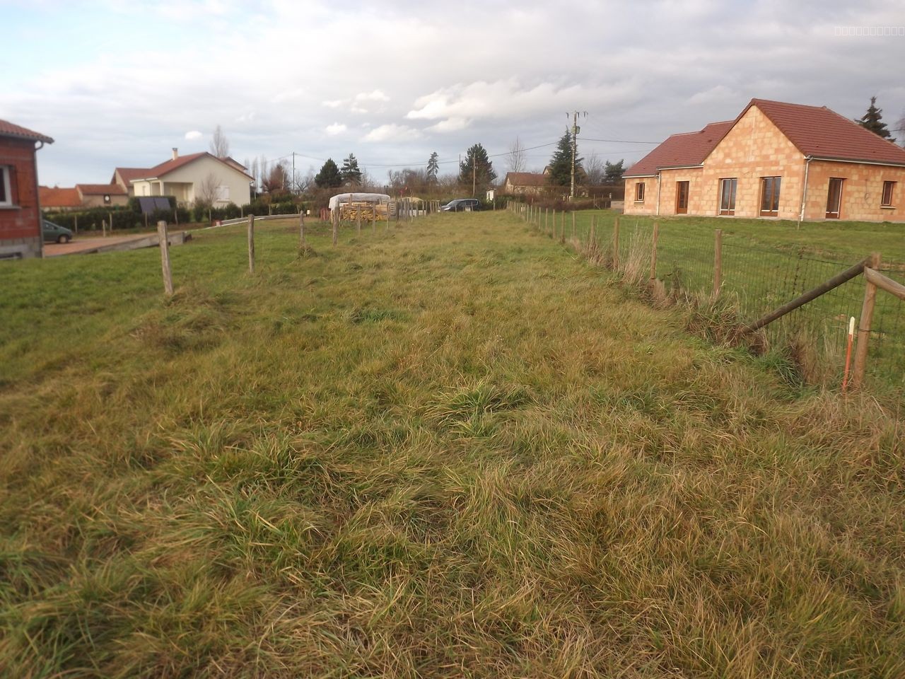 Terrain à vendre à Baugy, 2 209 m² – photo 3 sur 4