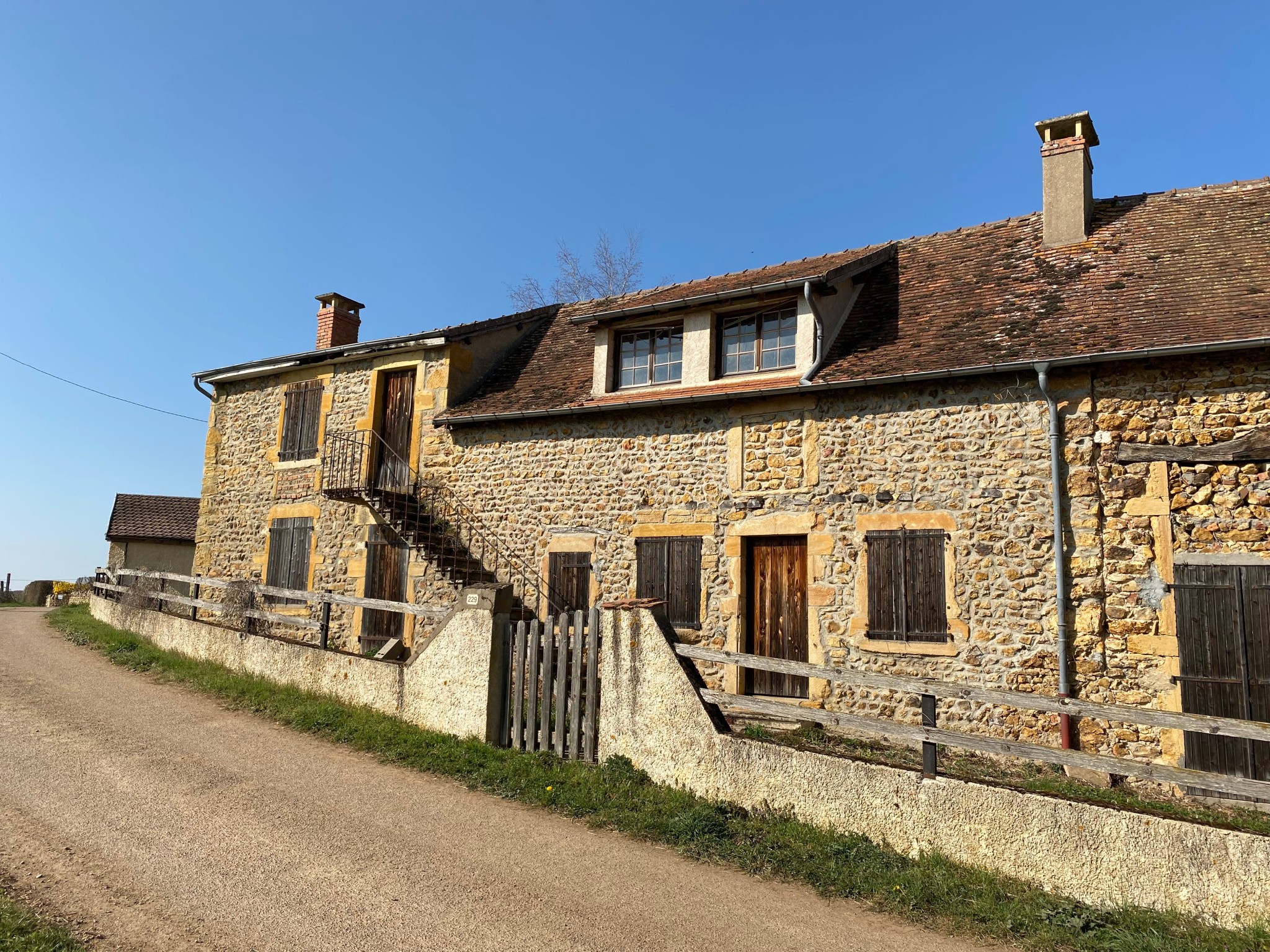 Maison à vendre à Semur en brionnais, 160 m², 4 pièces – photo 2 sur 20