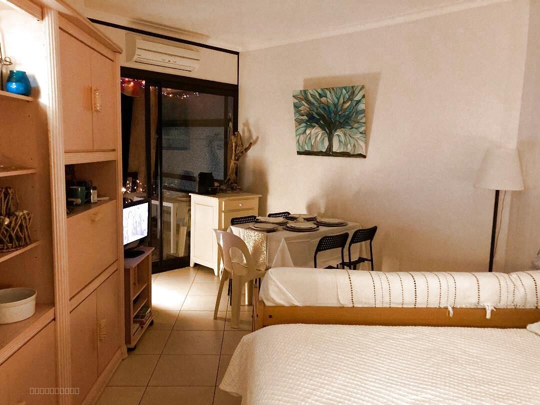 Superbe Studio avec Vue sur Mer à Santa-Lucia-di-Moriani avec Piscine vue mers — photo 10