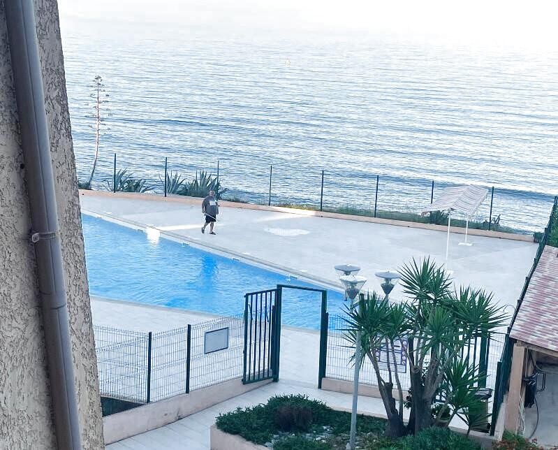 Superbe Studio avec Vue sur Mer à Santa-Lucia-di-Moriani avec Piscine vue mers — photo 11