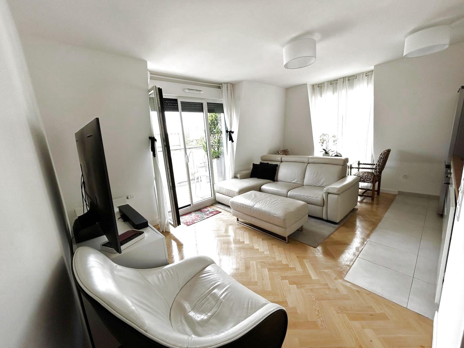 Appartement à vendre à Chatou, 28,45 m², 3 pièces – photo 1 sur 17