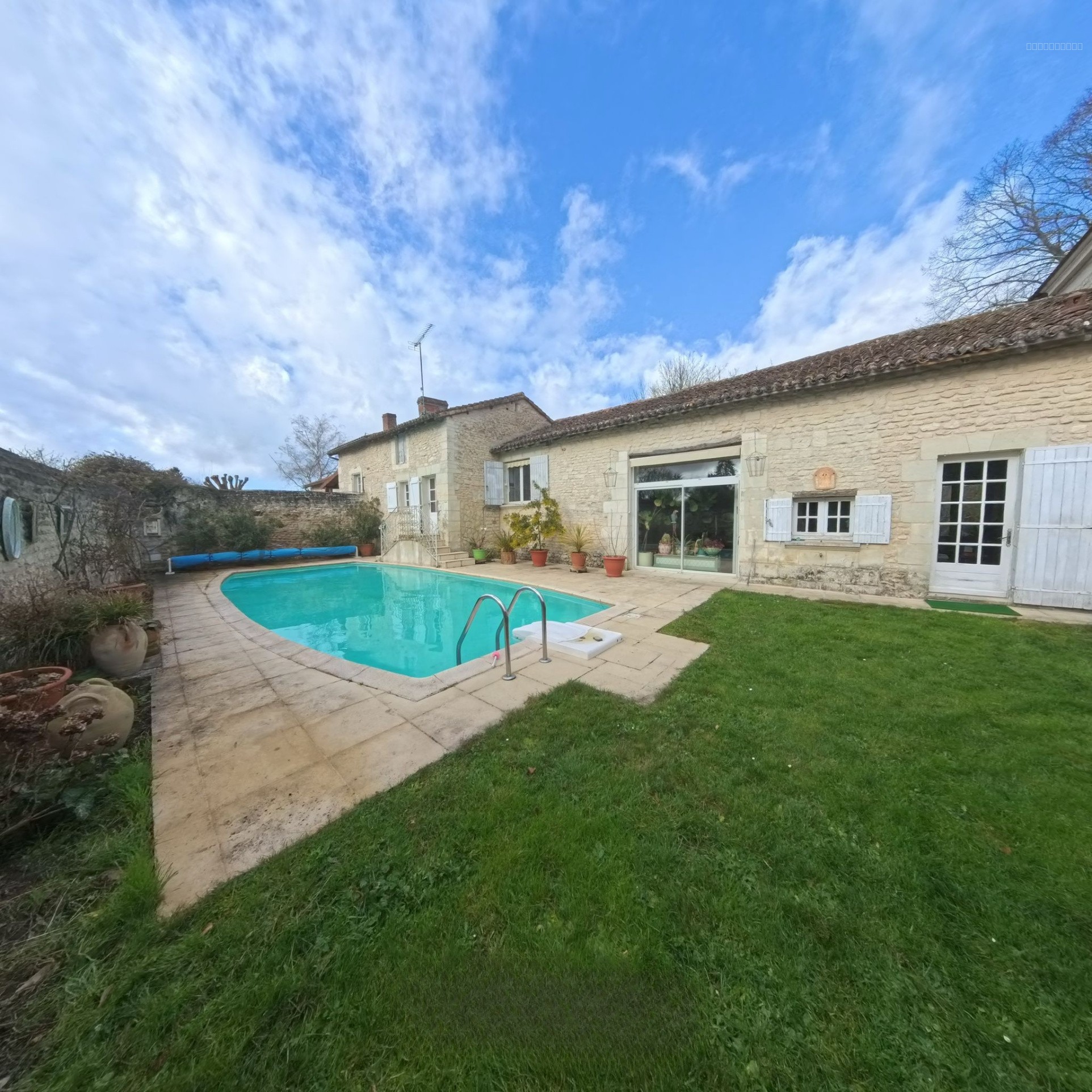Maison à vendre à Thure, 27 m², 10 pièces – photo 1 sur 8