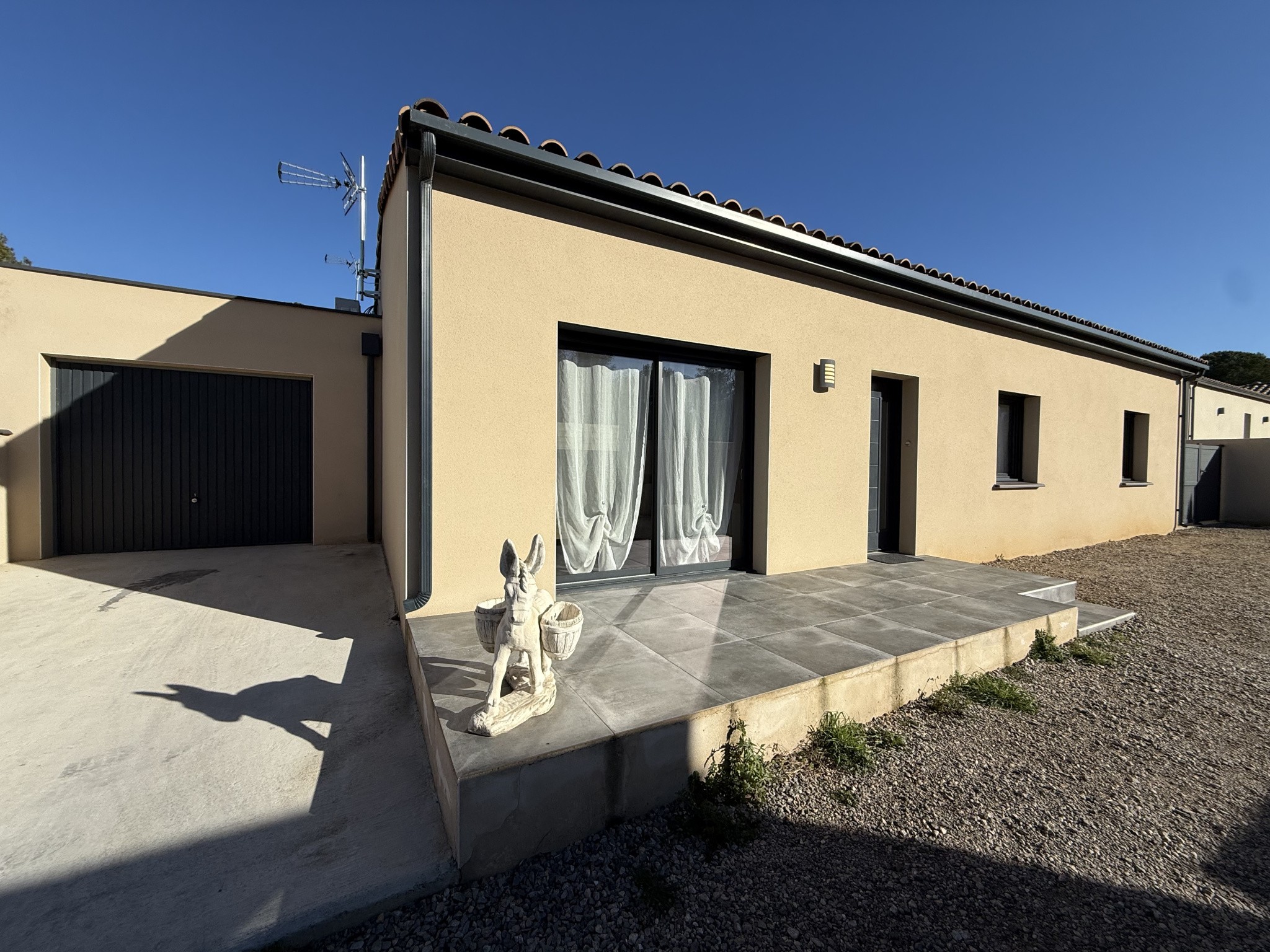 Villa à vendre à Bizanet, 92 m², 4 pièces – photo 1 sur 10