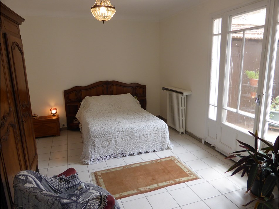 By DRIVE IMMO RARE HOTEL DE VILLE NARBONNE APPARTEMENT T6 AVEC PATIO — photo 5