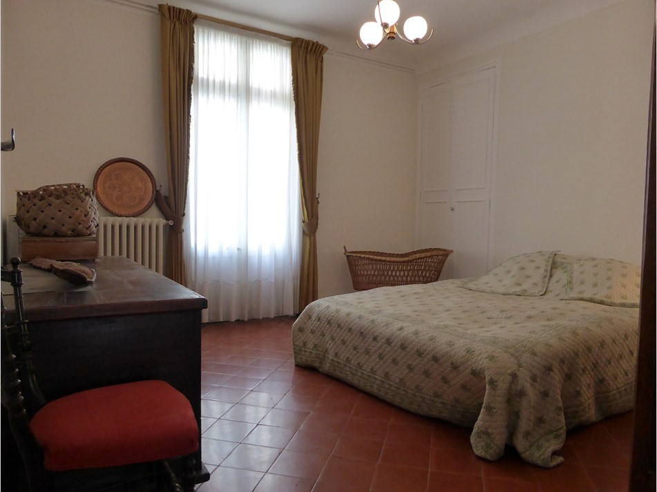 By DRIVE IMMO RARE HOTEL DE VILLE NARBONNE APPARTEMENT T6 AVEC PATIO — photo 10