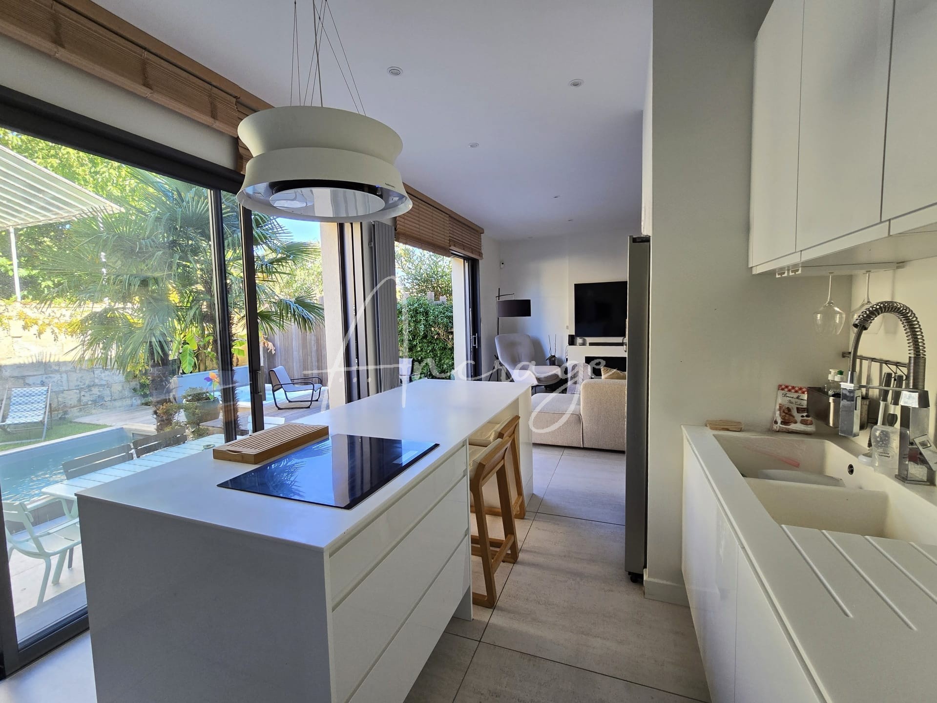 Maison à vendre à Bordeaux, 170 m², 6 pièces – photo 1 sur 14