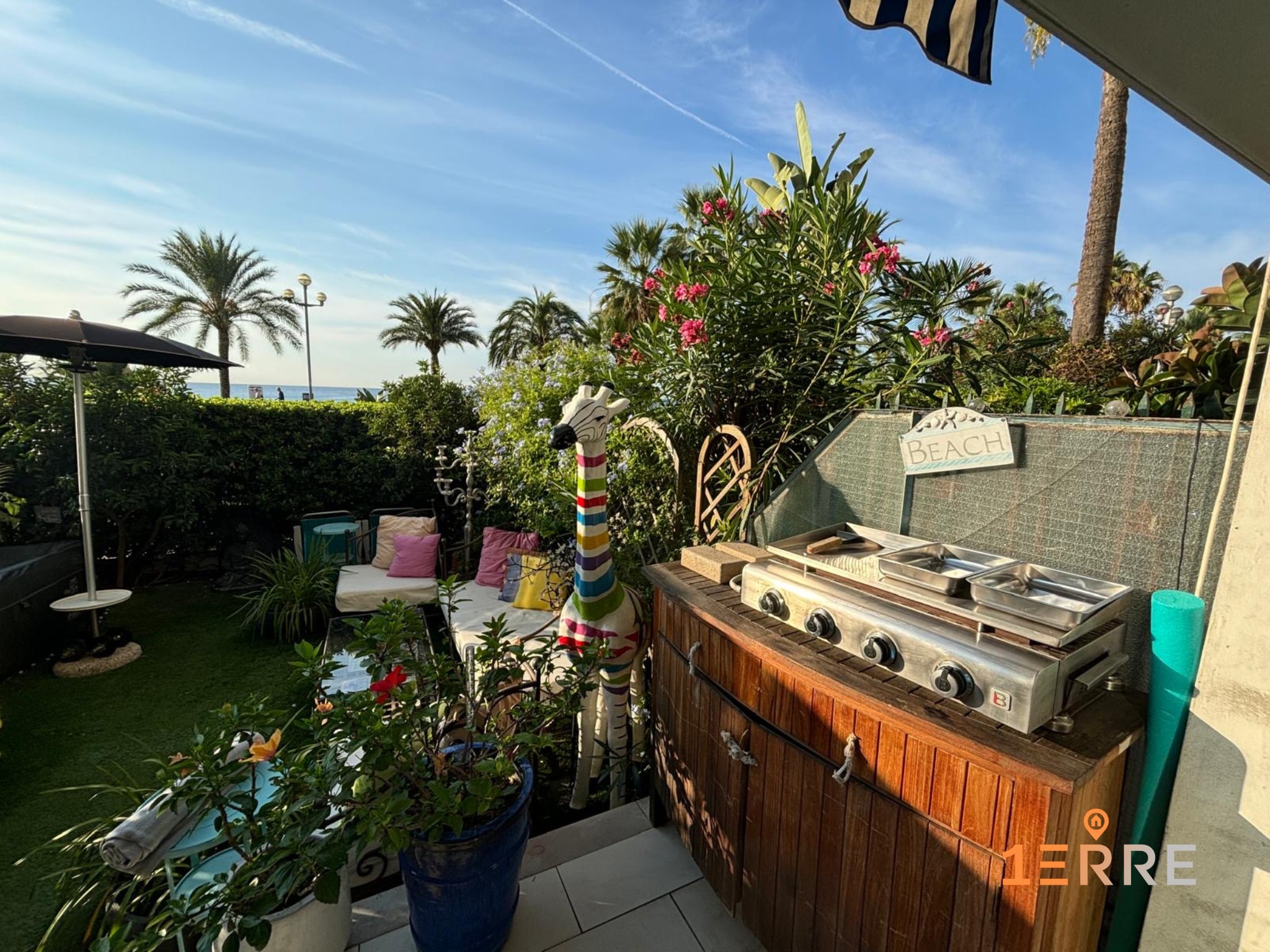 Rare Seafront Garden Apartment Promenade des Anglais — photo 8