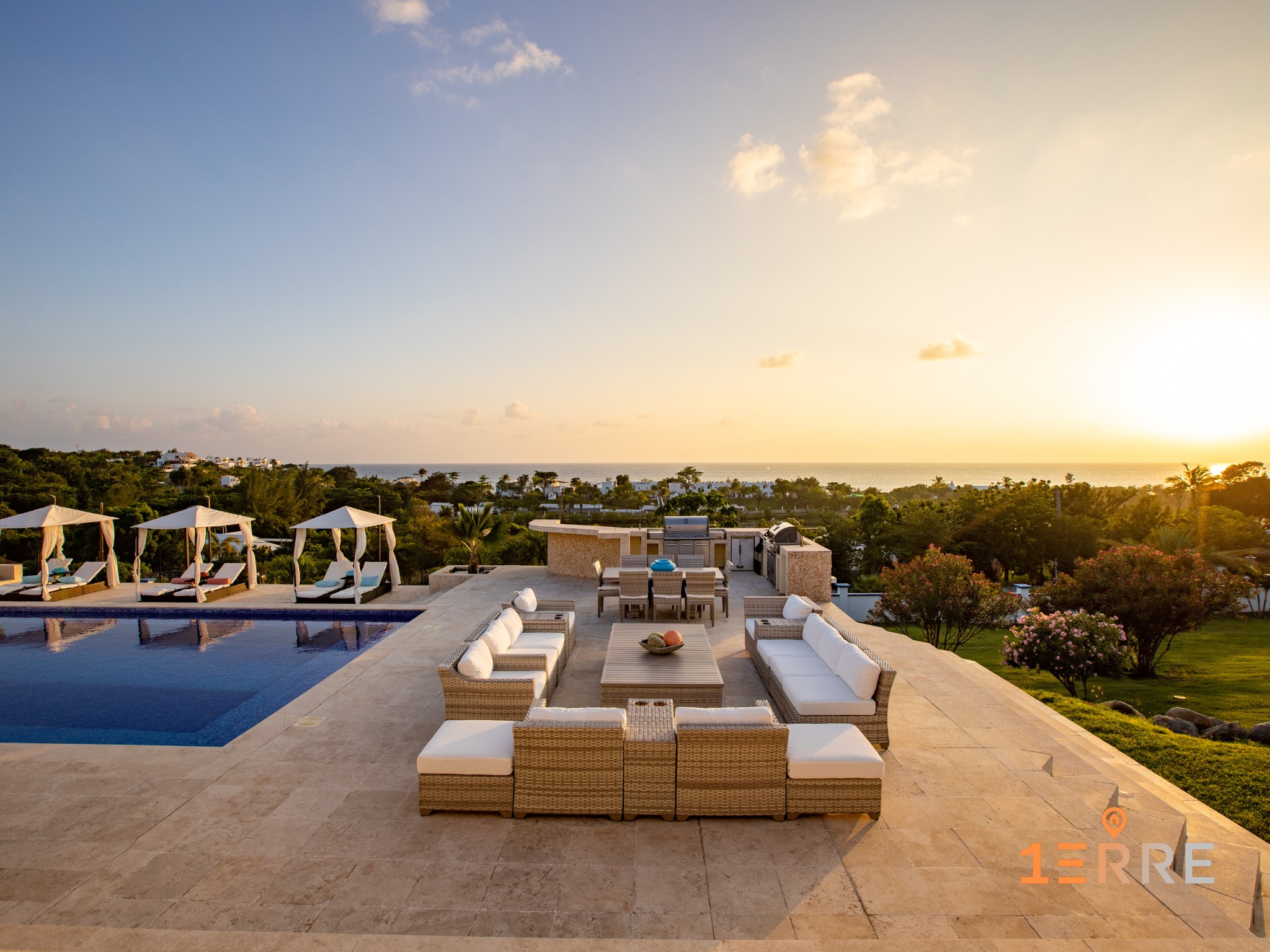 Villa à vendre à Saint martin, 1 000 m², 13 pièces – photo 2 sur 20