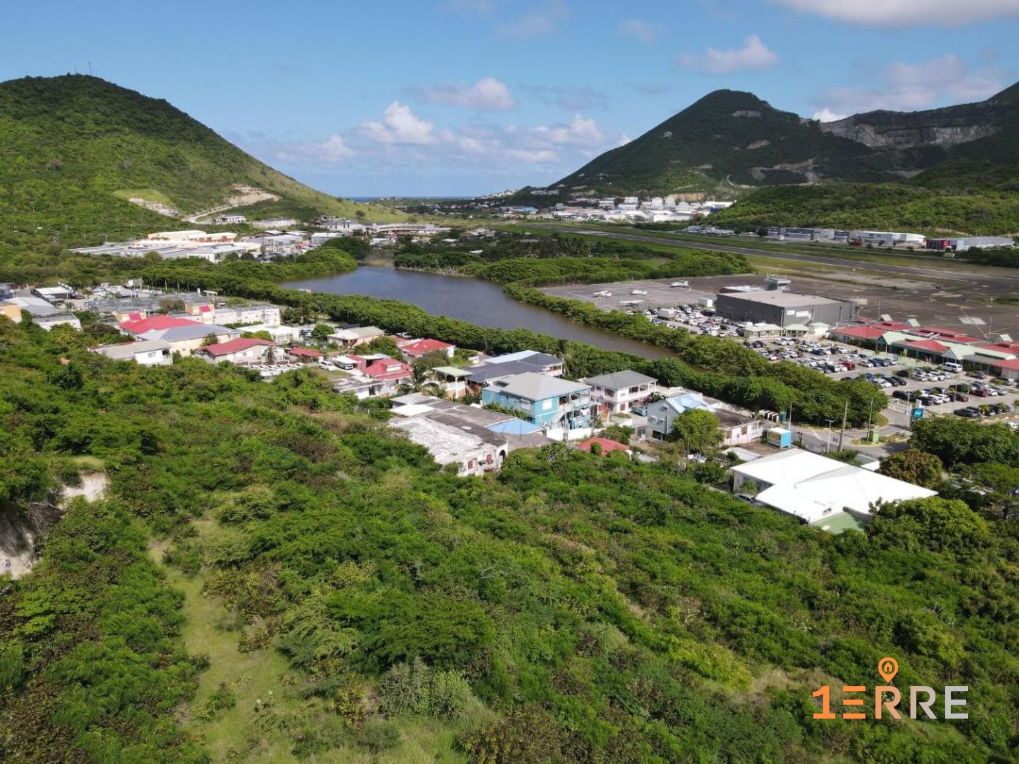 Bien immobilier à vendre à Saint martin, 40 000 m² – photo 1 sur 8