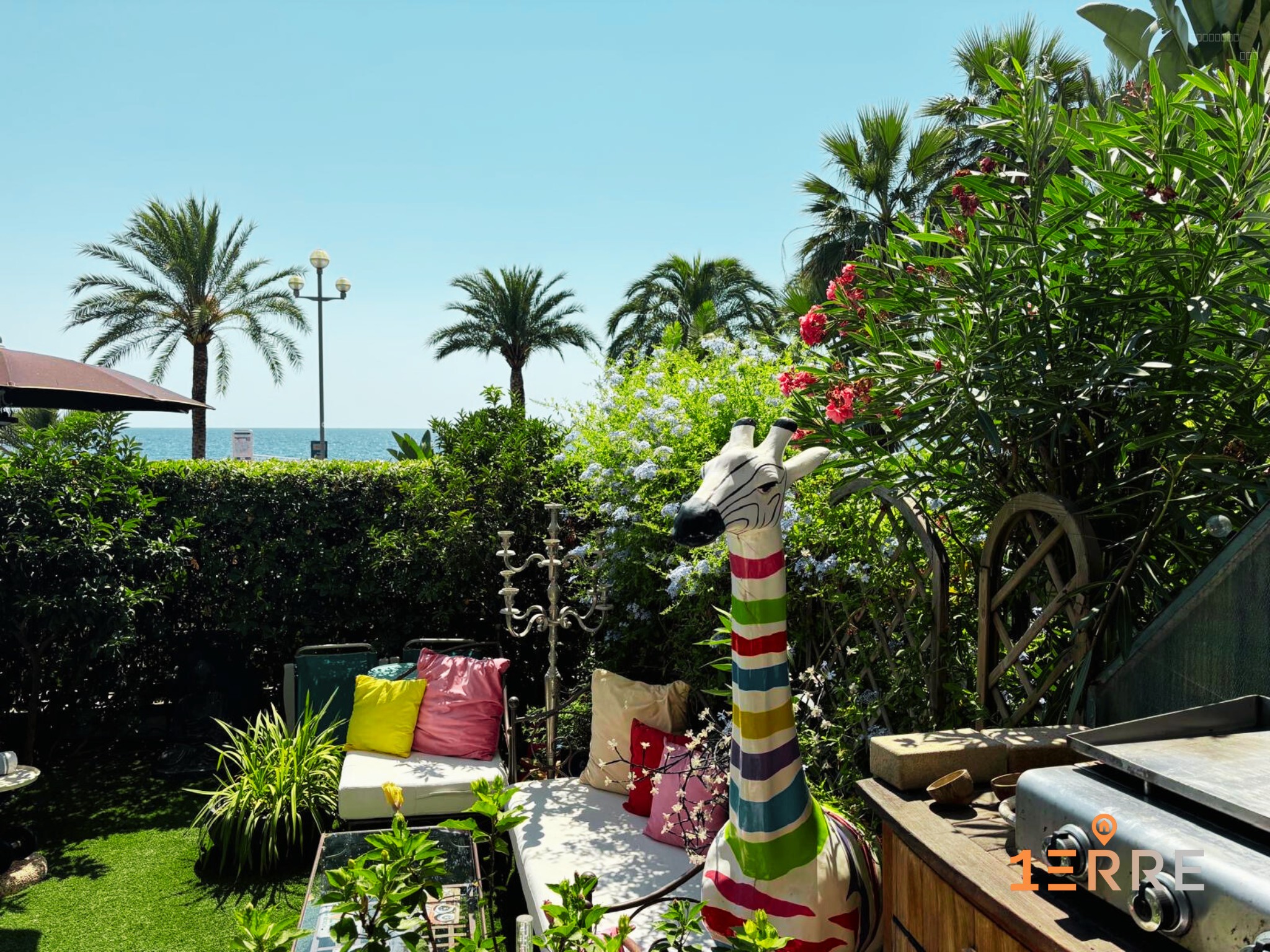 Rare Seafront Garden Apartment Promenade des Anglais — photo 5