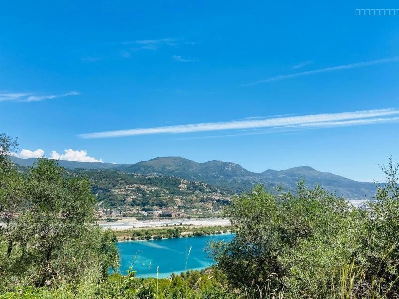 Bien immobilier à vendre à Le broc, 500 m² – photo 1 sur 3