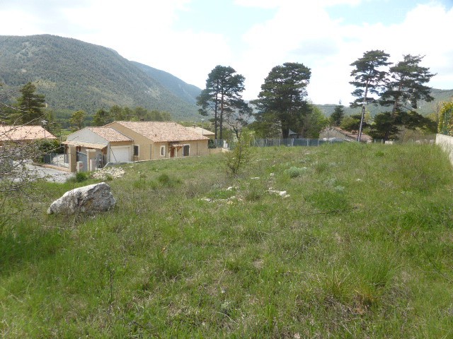 Bien immobilier à vendre à Seranon, 364 m² – photo 1 sur 3