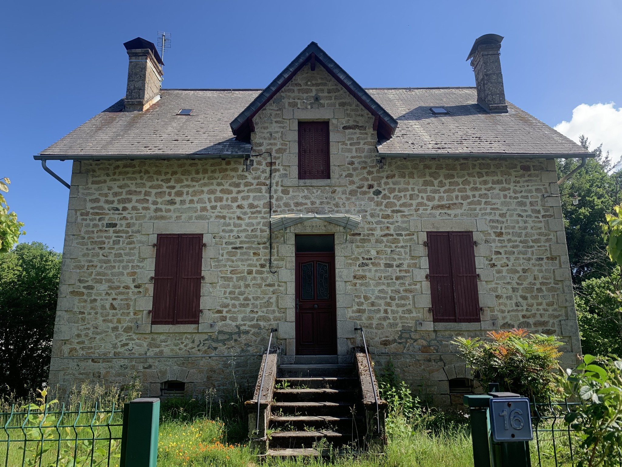 Maison à vendre à St privat, 800 m², 6 pièces – photo 1 sur 9
