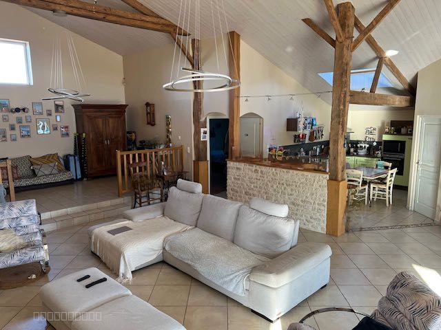 Maison à vendre à Saint-jean-d hermine, 20,49 m², 7 pièces – photo 2 sur 14