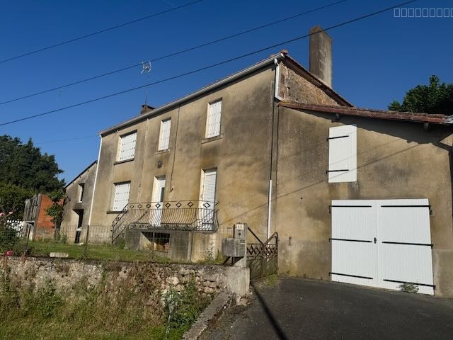 Maison à vendre à St cyr des gats, 578 m², 4 pièces – photo 1 sur 11