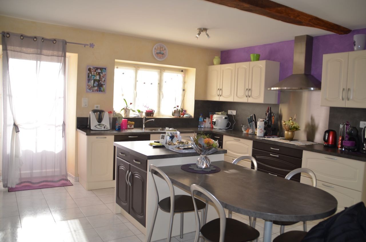 Maison à vendre à St laurent de la salle, 260 m², 7 pièces – photo 2 sur 13