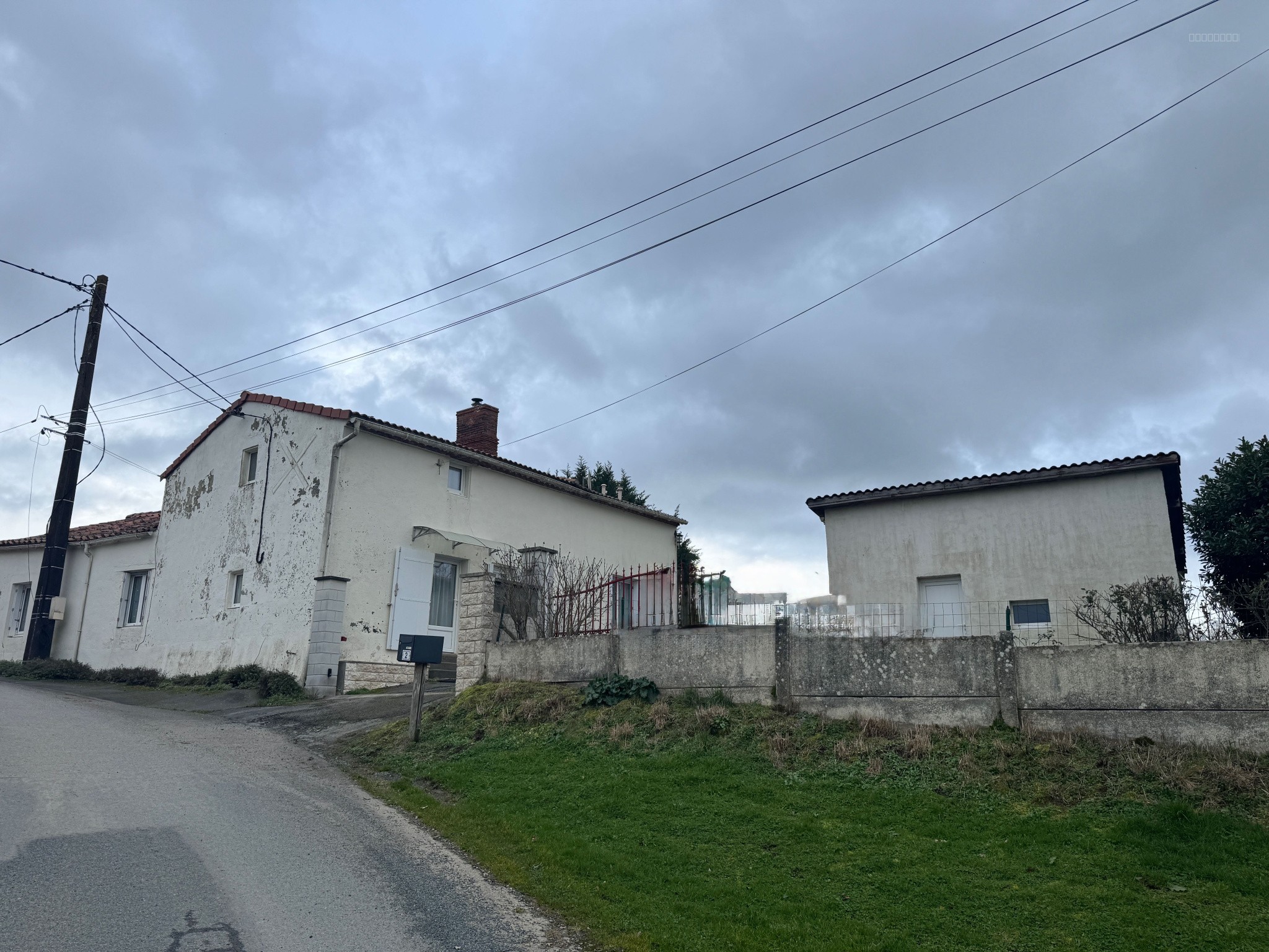 Maison à vendre à Saint-jean-d hermine, 20,49 m², 7 pièces – photo 1 sur 11