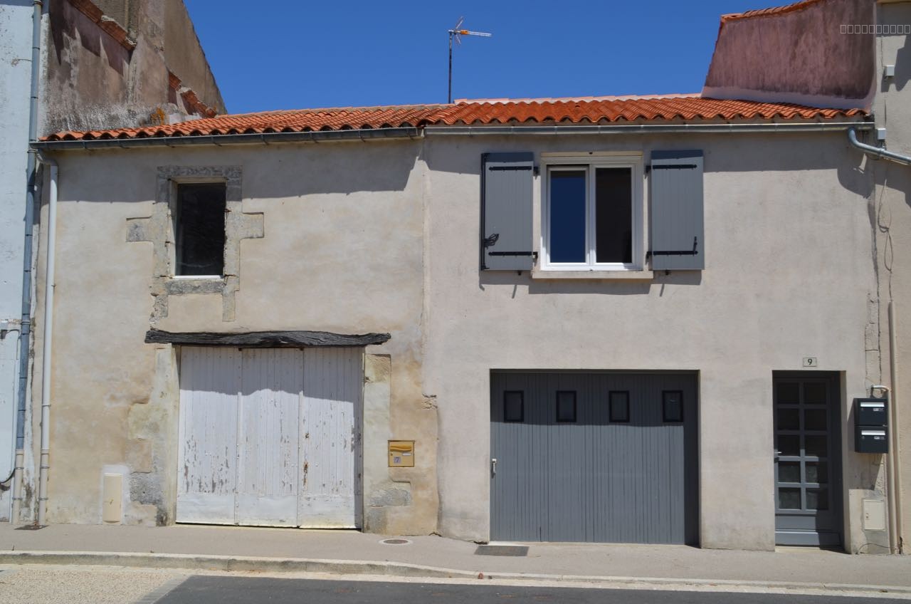 Appartement à louer à Saint-jean-d hermine, 490 m², 2 pièces – photo 1 sur 5