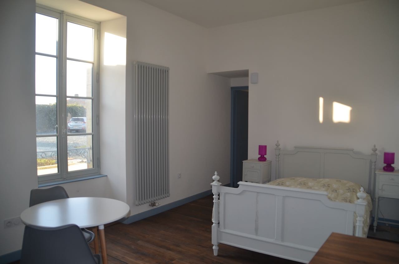 Studio à louer à Ste hermine, 385 m², 1 pièce – photo 3 sur 4